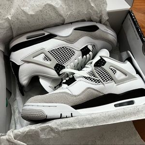 Jordan 4 Retro Military Black size 9